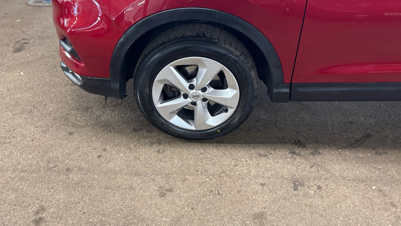 Nissan Qashqai 1.3 DiG-T 160 Acenta Premium 5dr Petrol Hatchback